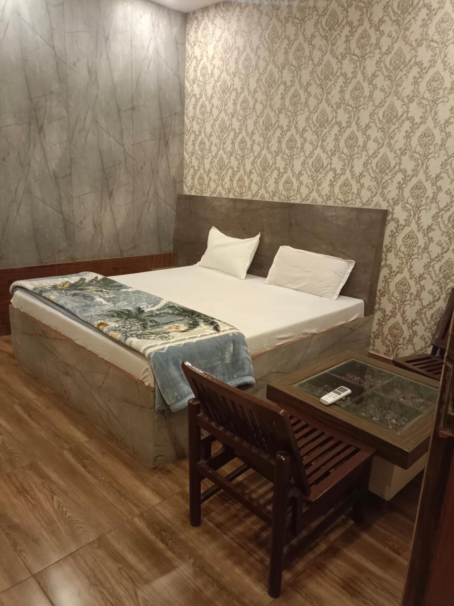 The Aura Grand Hotel & Banquet - A Unit Of Sitara Kollection Hotels Rohtak Exterior photo