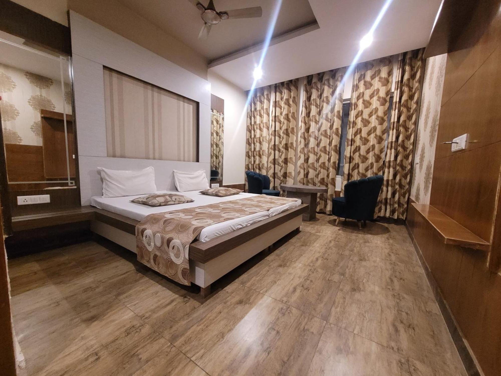 The Aura Grand Hotel & Banquet - A Unit Of Sitara Kollection Hotels Rohtak Exterior photo